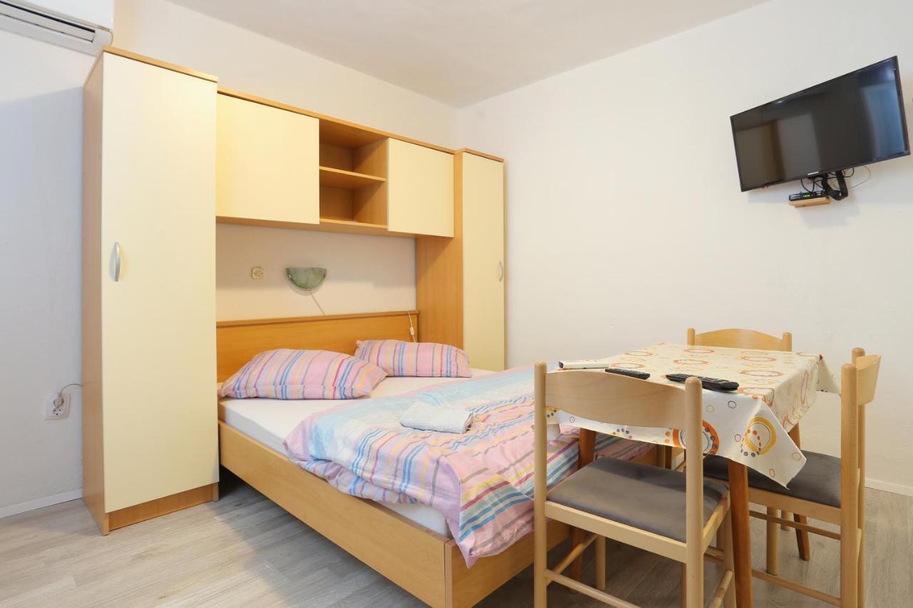 Apartments With A Parking Space Tucepi, Makarska - 6695 Tučepi Exterior foto
